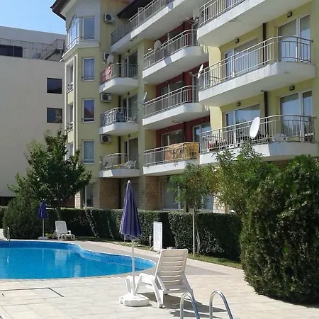 דירה Ganz Real Estate 2 *