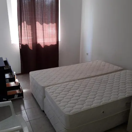 דירה Ganz Real Estate 2 *