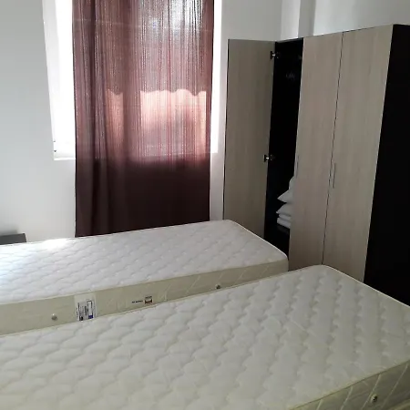 Ganz Real Estate 2 * סאני ביץ'