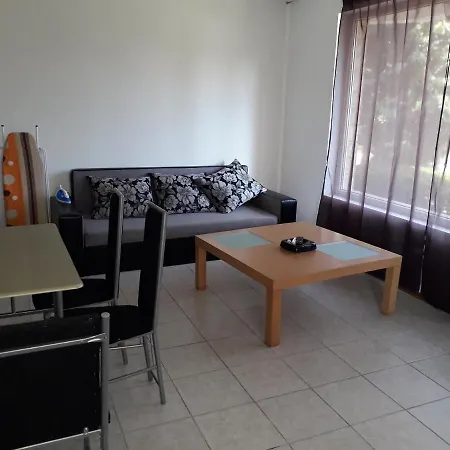 Ganz Real Estate 2 דירה